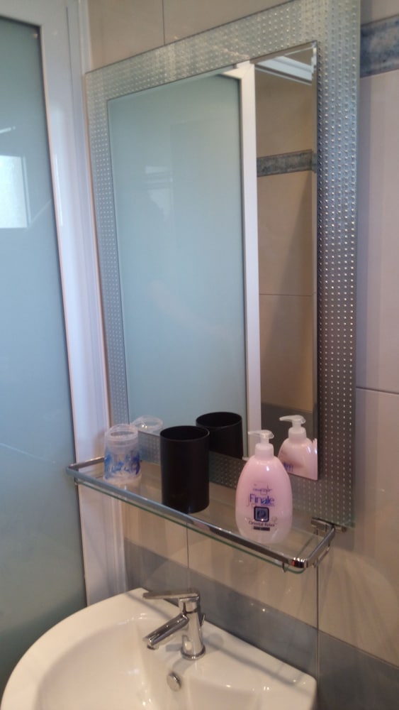 Фото Kyparissis Rooms