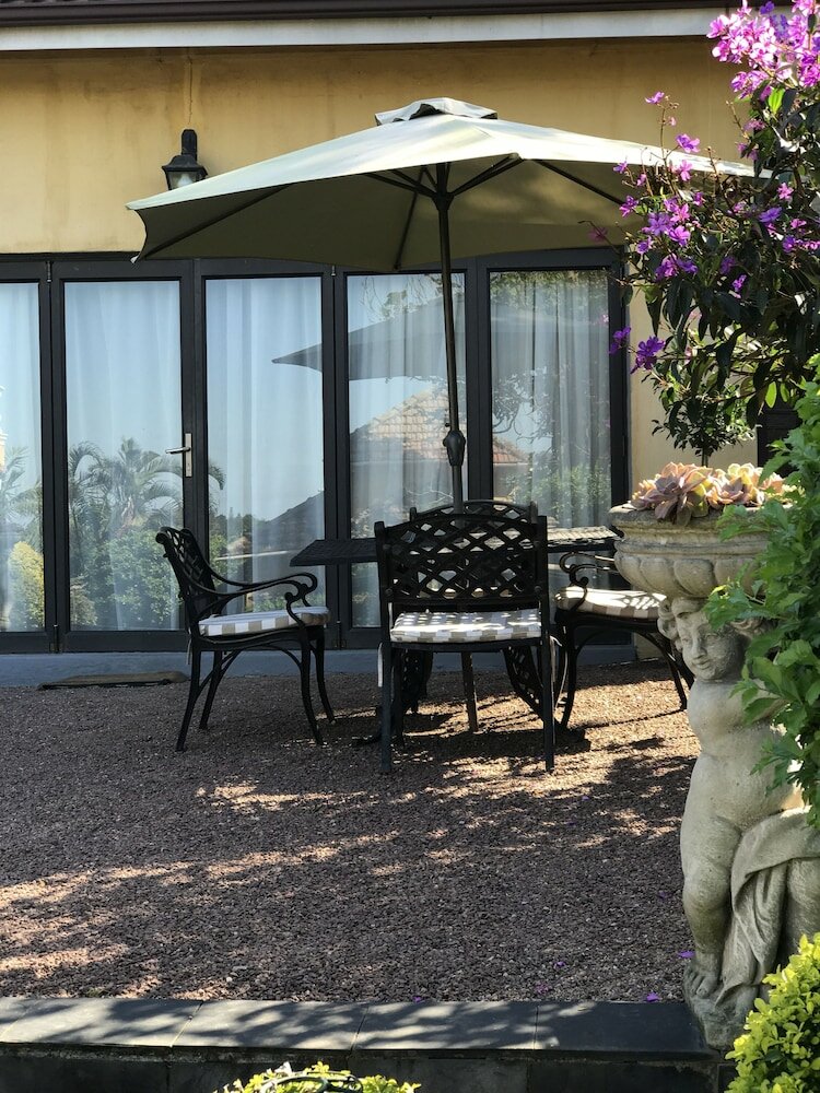 Фото Edens Guest House