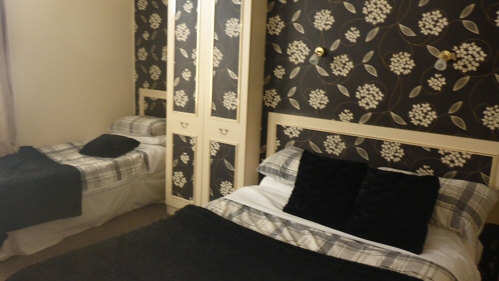 Фото The Warwick Southport