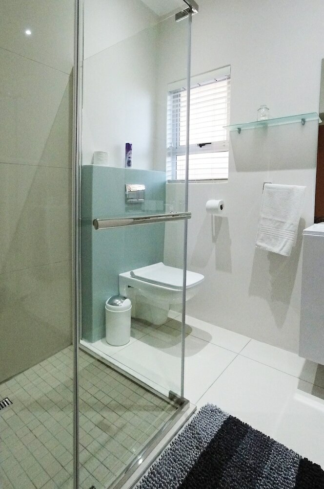 Фото Dolphin Inn Guesthouse