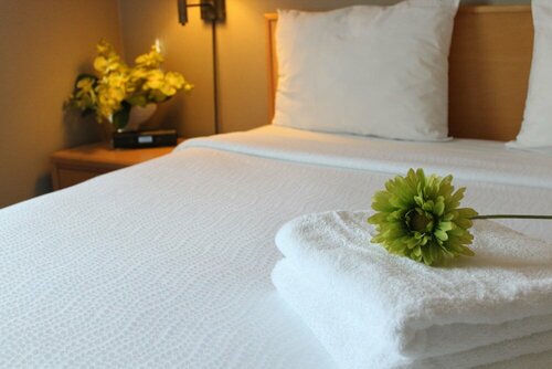 Внешний вид отеля Travelodge by Wyndham Fort McMurray в Форт-МакМеррее, фото 5