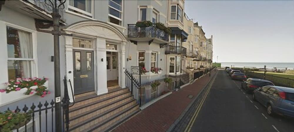 Фото Ambassador Hotel