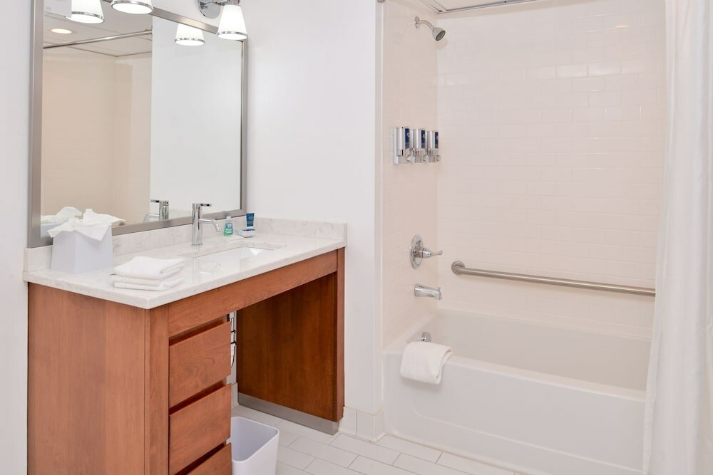 Фото Four Points by Sheraton Virginia Beach Oceanfront