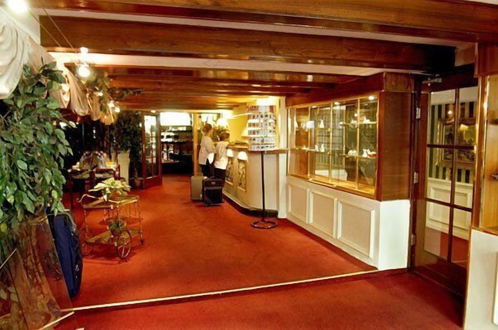 Фото Rembrandtplein Hotel
