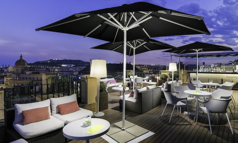 Фото Отель H10 Universitat