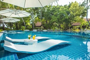 Гостиница Kurumba Maldives