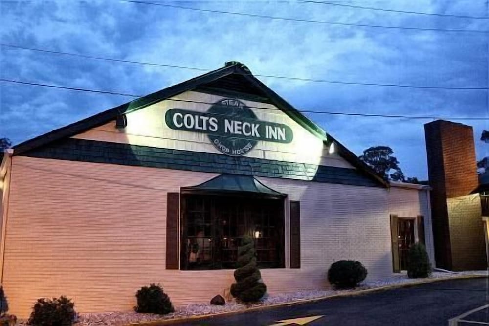 Фото Colts Neck Inn Hotel