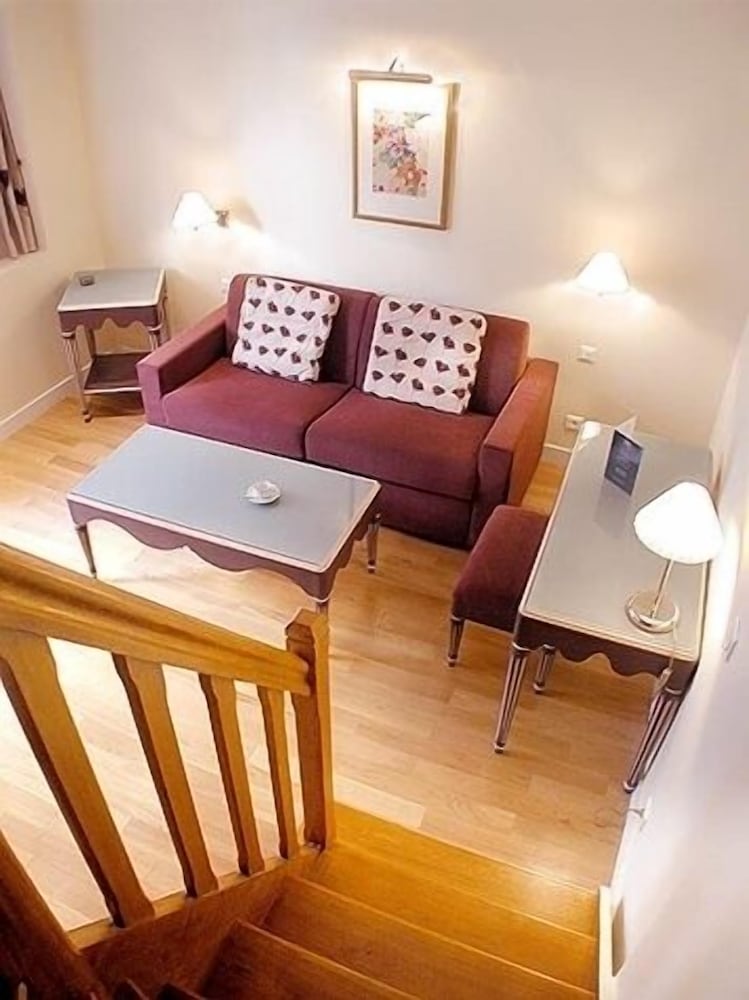 Фото Unic Renoir Saint-Germain