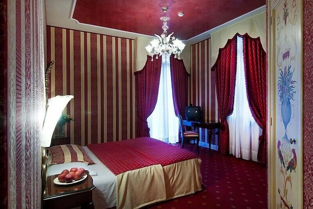 Фото Hotel Belle Epoque