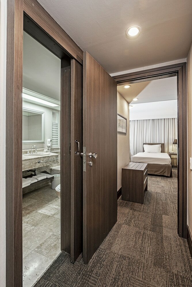 Фото Slaviero Hotel Curitiba Centro