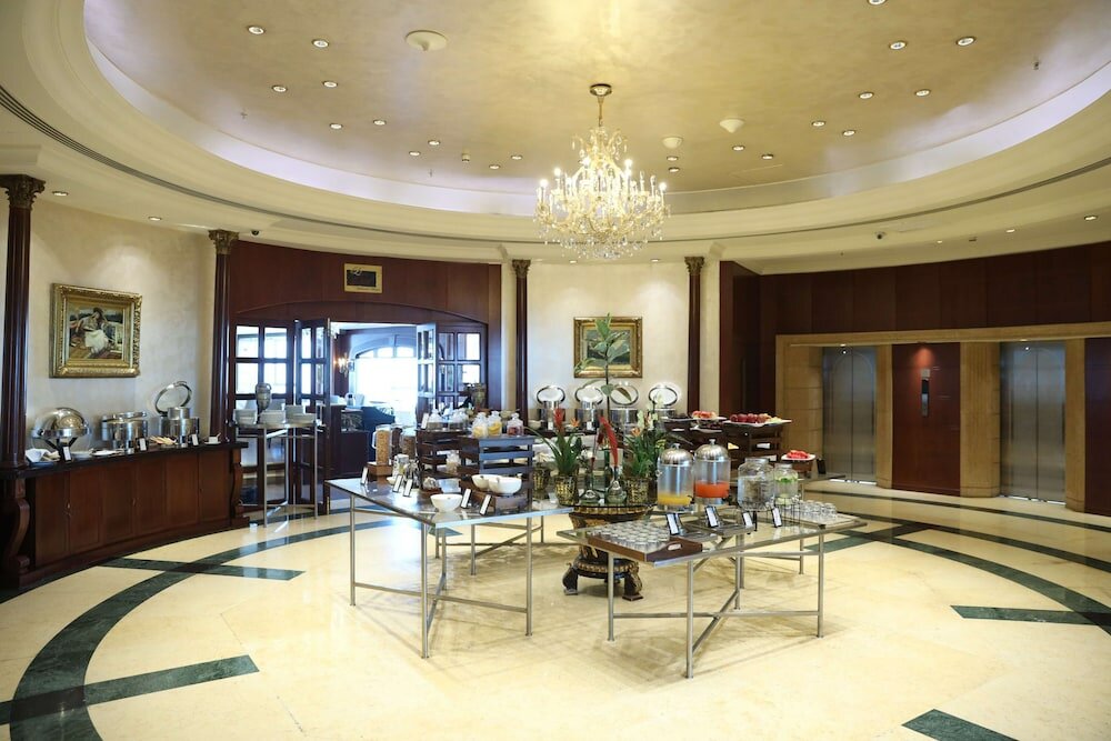 Фото Hilton Beirut Habtoor Grand