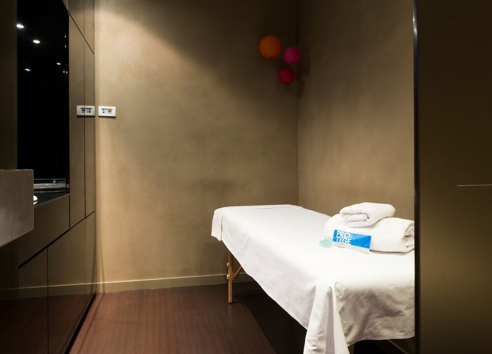 Фото Hotel Barcelona Condal Mar Affiliated by Meliá