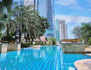 Гостиница The Ritz-Carlton Jakarta, Mega Kuningan