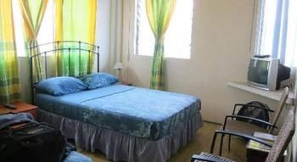 Фото Melbourne Inn Trinidad