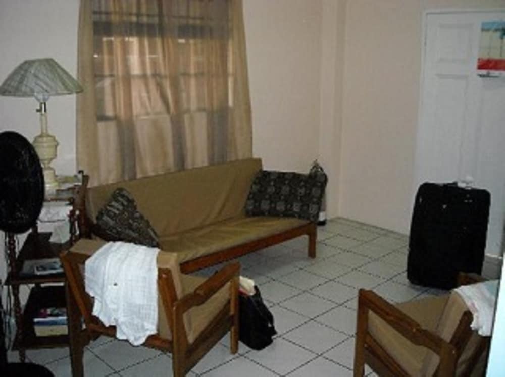 Фото Melbourne Inn Trinidad