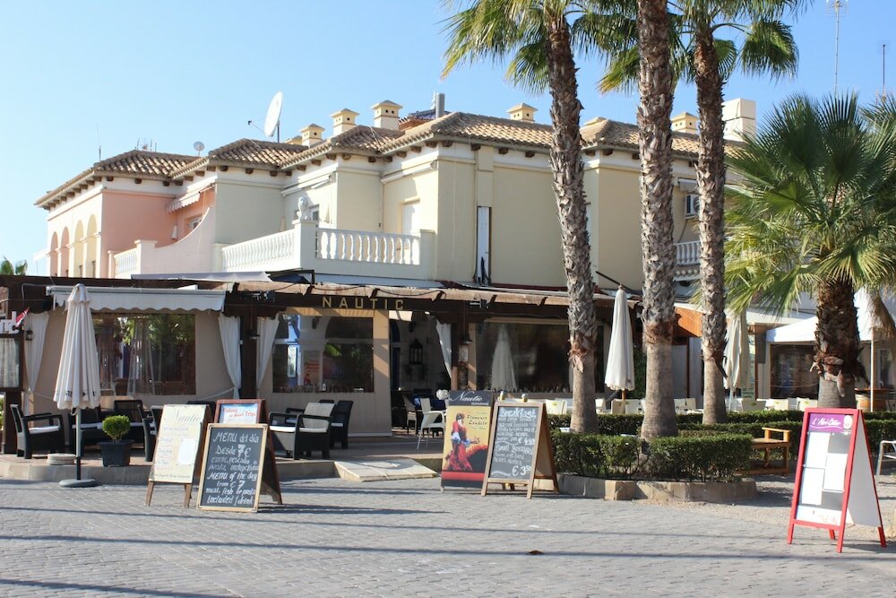 Фото Apartamentos Marina Internacional