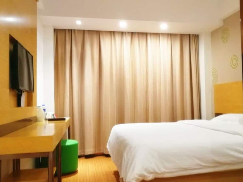 Фото Greentree Inn Jingan Xinzha Road
