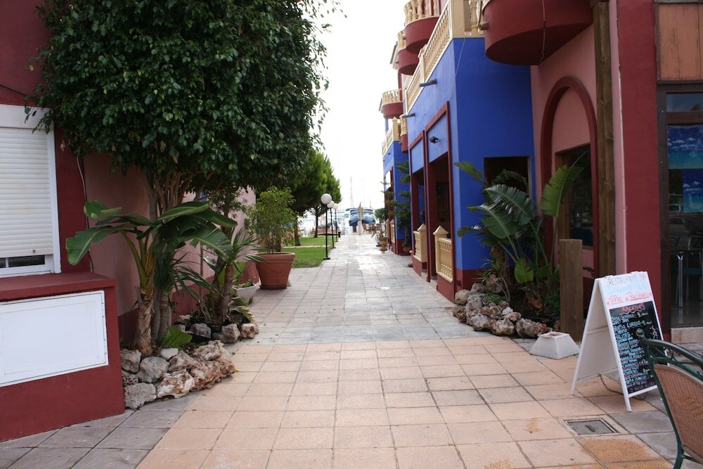 Фото Apartamentos Marina Internacional