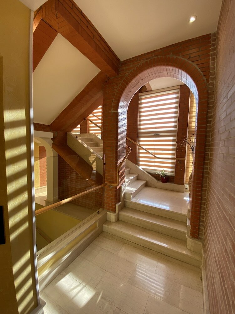 Фото The Red Bricks Hotel