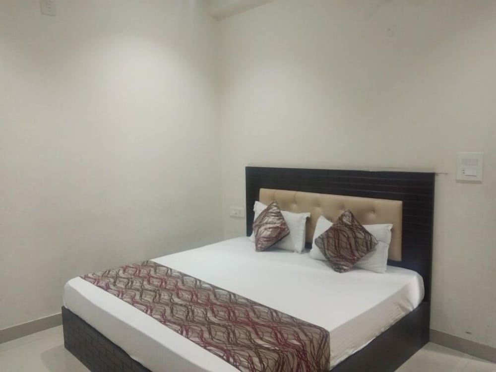 Фото Hotel Anamsa Residency