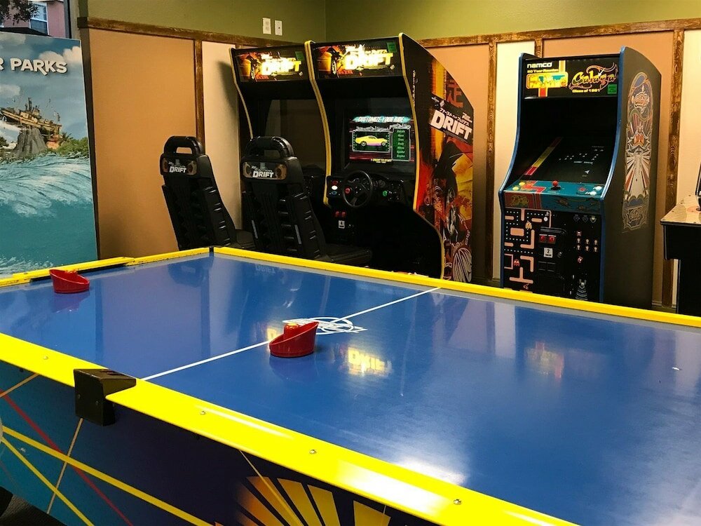 Фото Private Screened Splash Pool Overlooking Tranquil Lake Right Beside Disney World by Florida Dream Homes