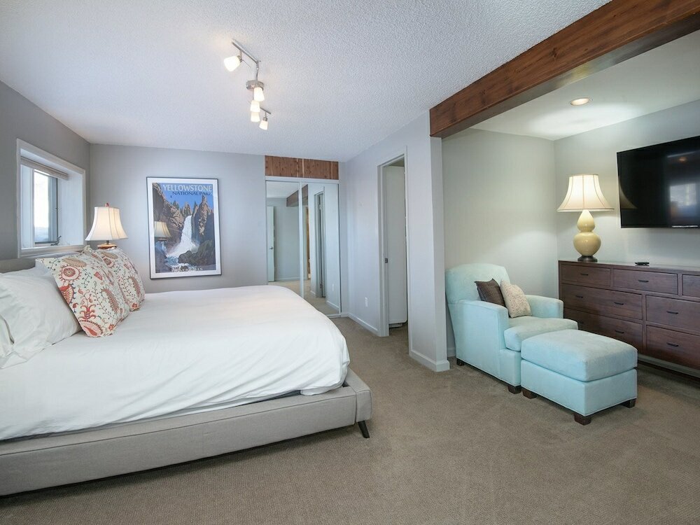 Фото 2338 Tahoe Drive