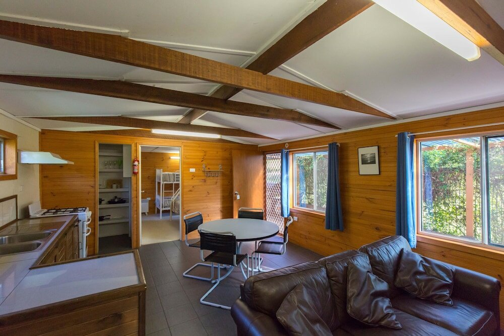 Фото Wonboyn Cabins & Caravan Park