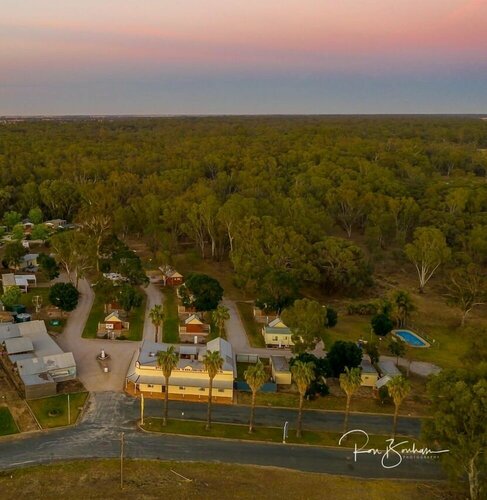 Гостиница Deniliquin Pioneer Tourist Park