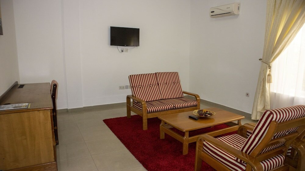 Фото His Majesty's Hotel and Apartments