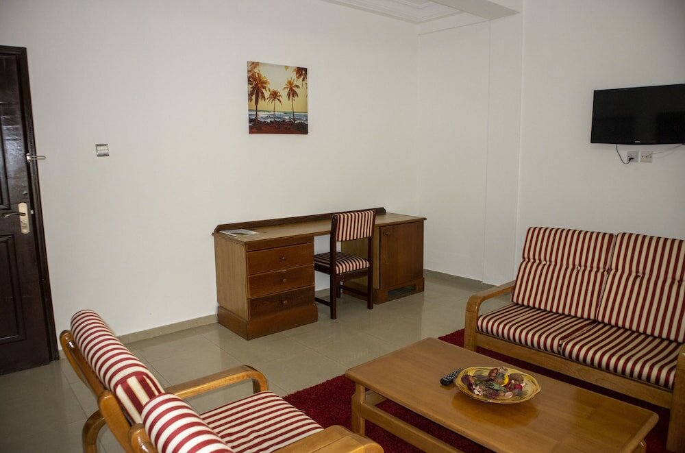 Фото His Majesty's Hotel and Apartments