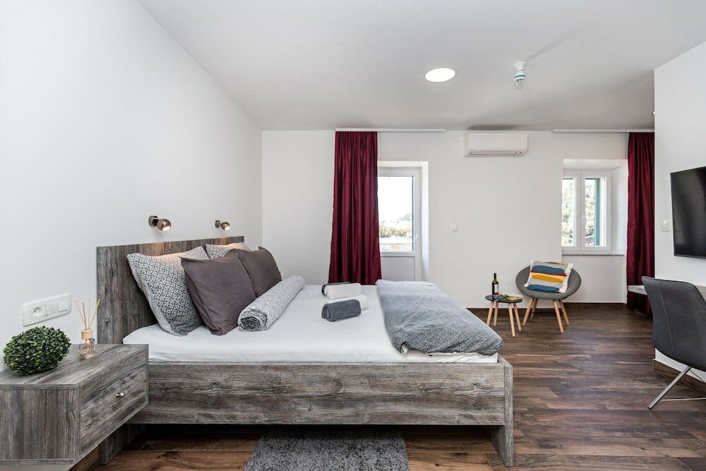 Фото Apinelo Port Rooms