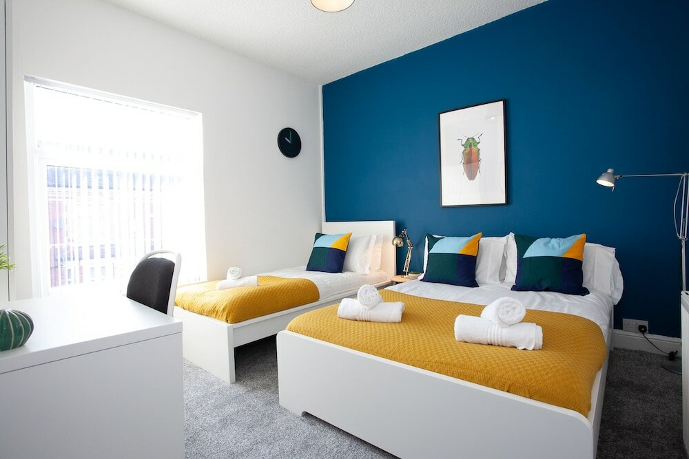 Фото Salford House