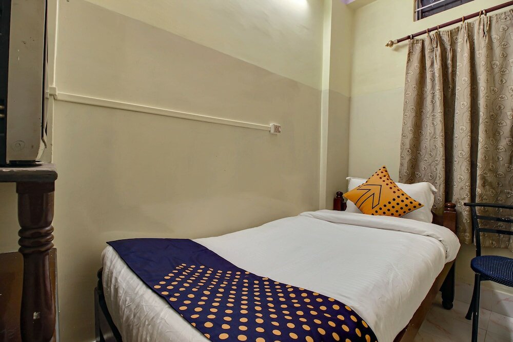 Фото Spot On 60241 Hotel Hollywood