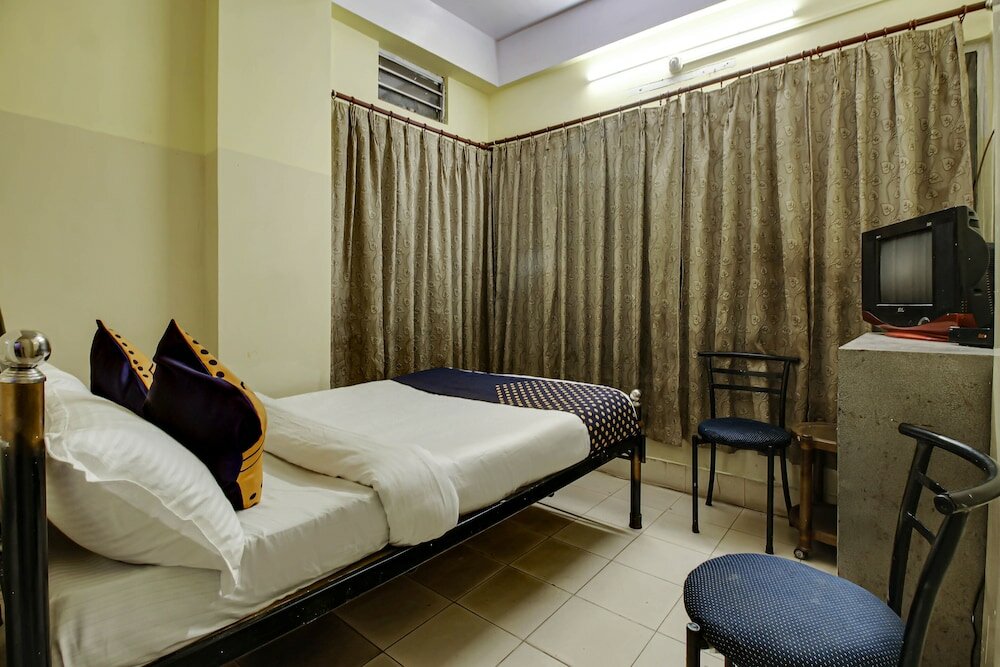 Фото Spot On 60241 Hotel Hollywood