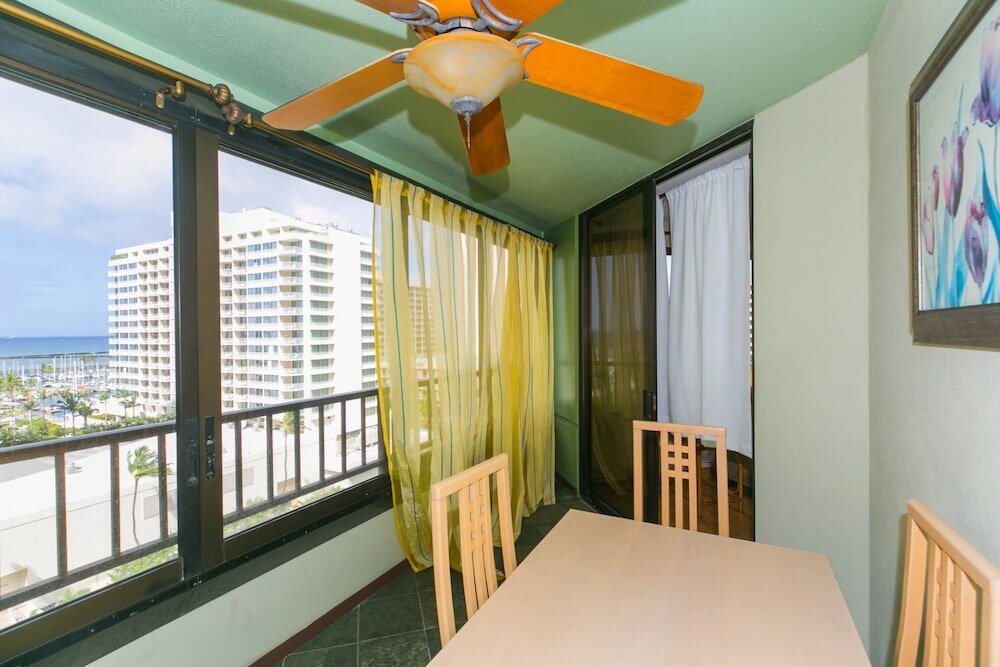 Фото Two Bedroom Discovery Bay High Rise Condos with Lanai & Gorgeous Views