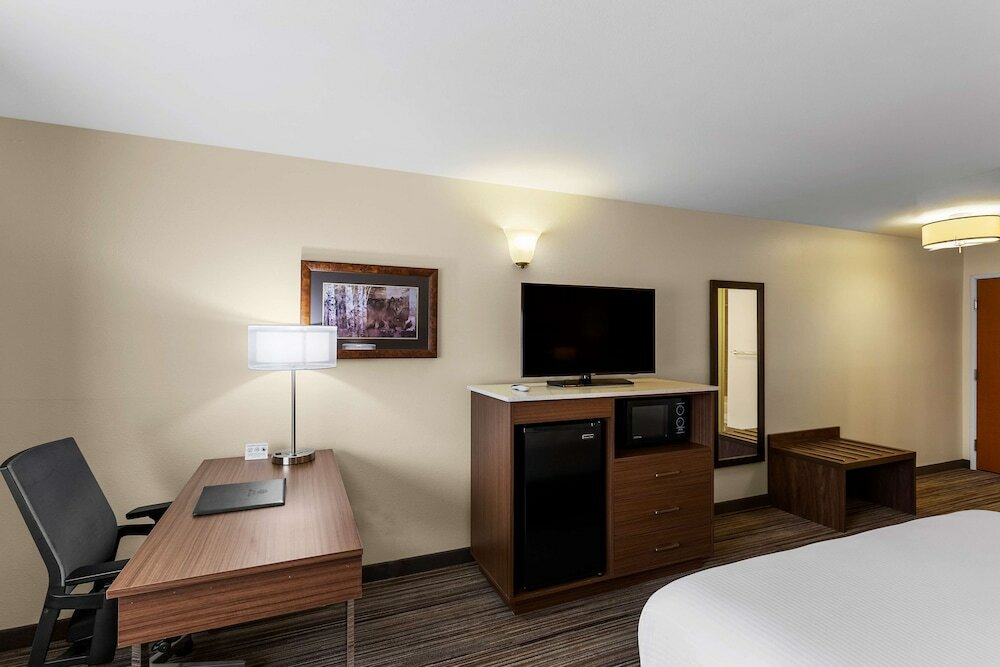 Фото Best Western Rose Quartz Inn