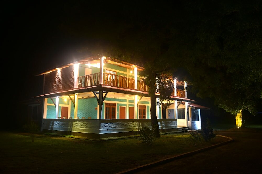 Фото Funky Leopard Safari Lodge Bordering Yala National Park - Hostel