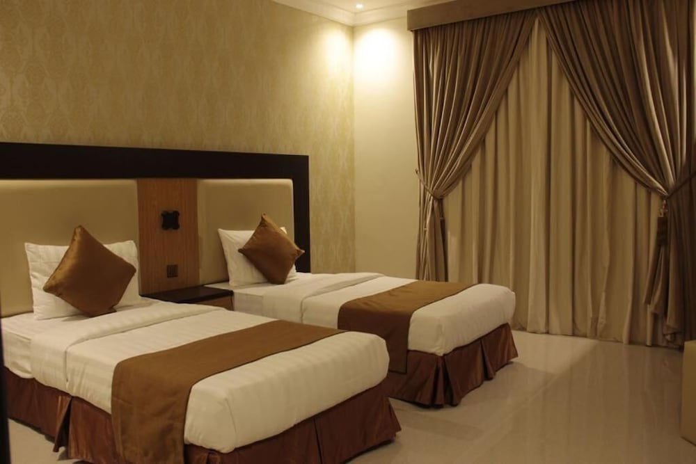 Фото Golden Rest Hotel