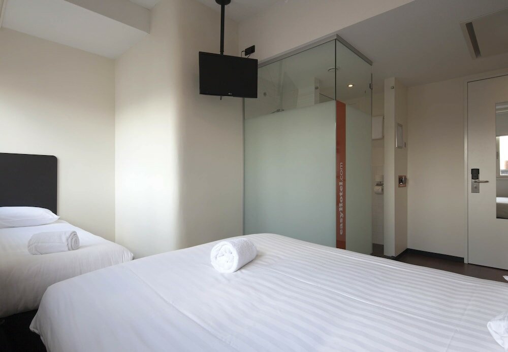 Фото EasyHotel The Hague City Centre