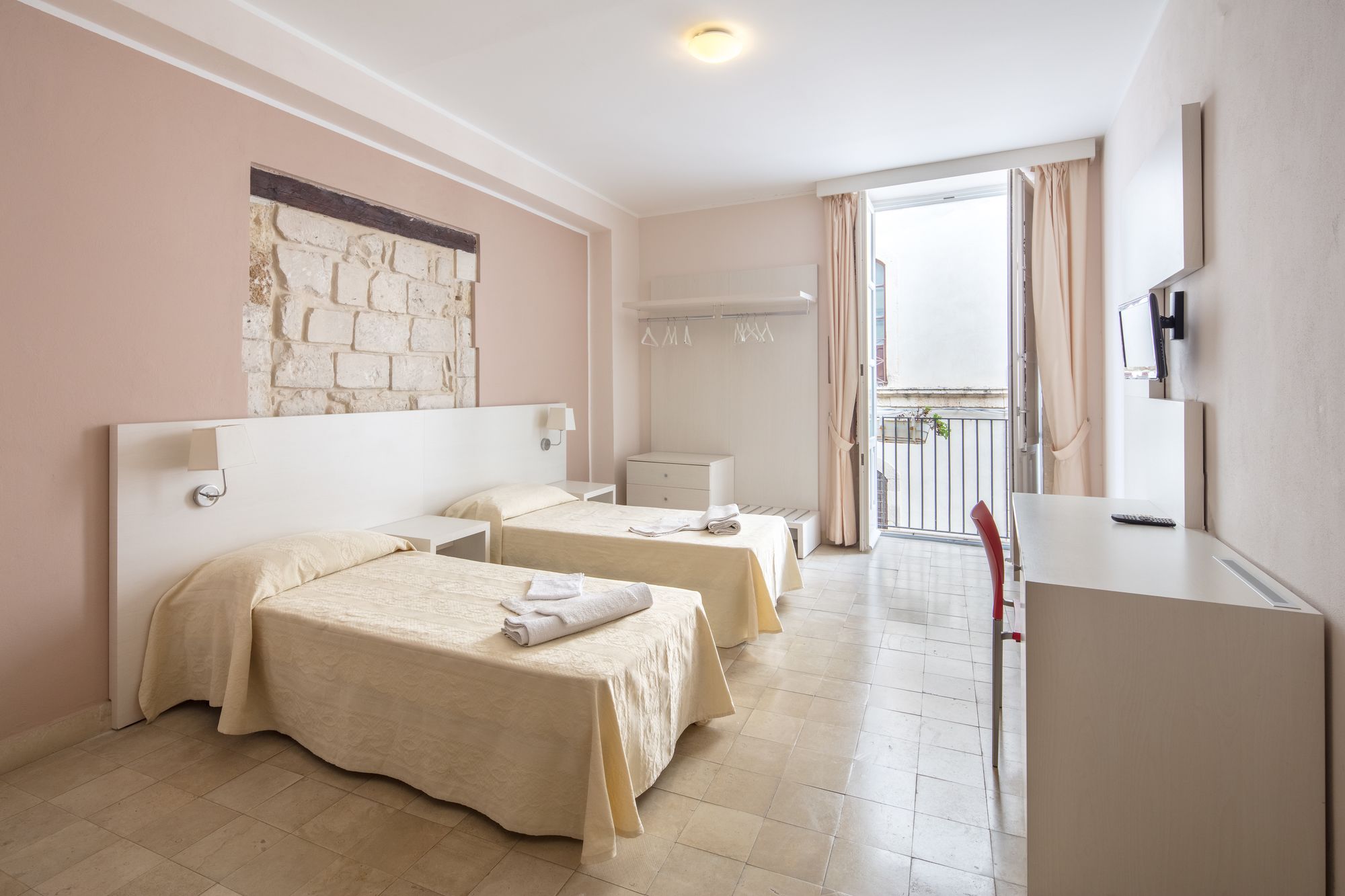 Фото Nuova Mastrarua Rooms