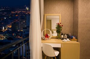 Love Hotel (Khanh Hoa Province, Nha Trang, Nguyễn Thiện Thuật), hotel