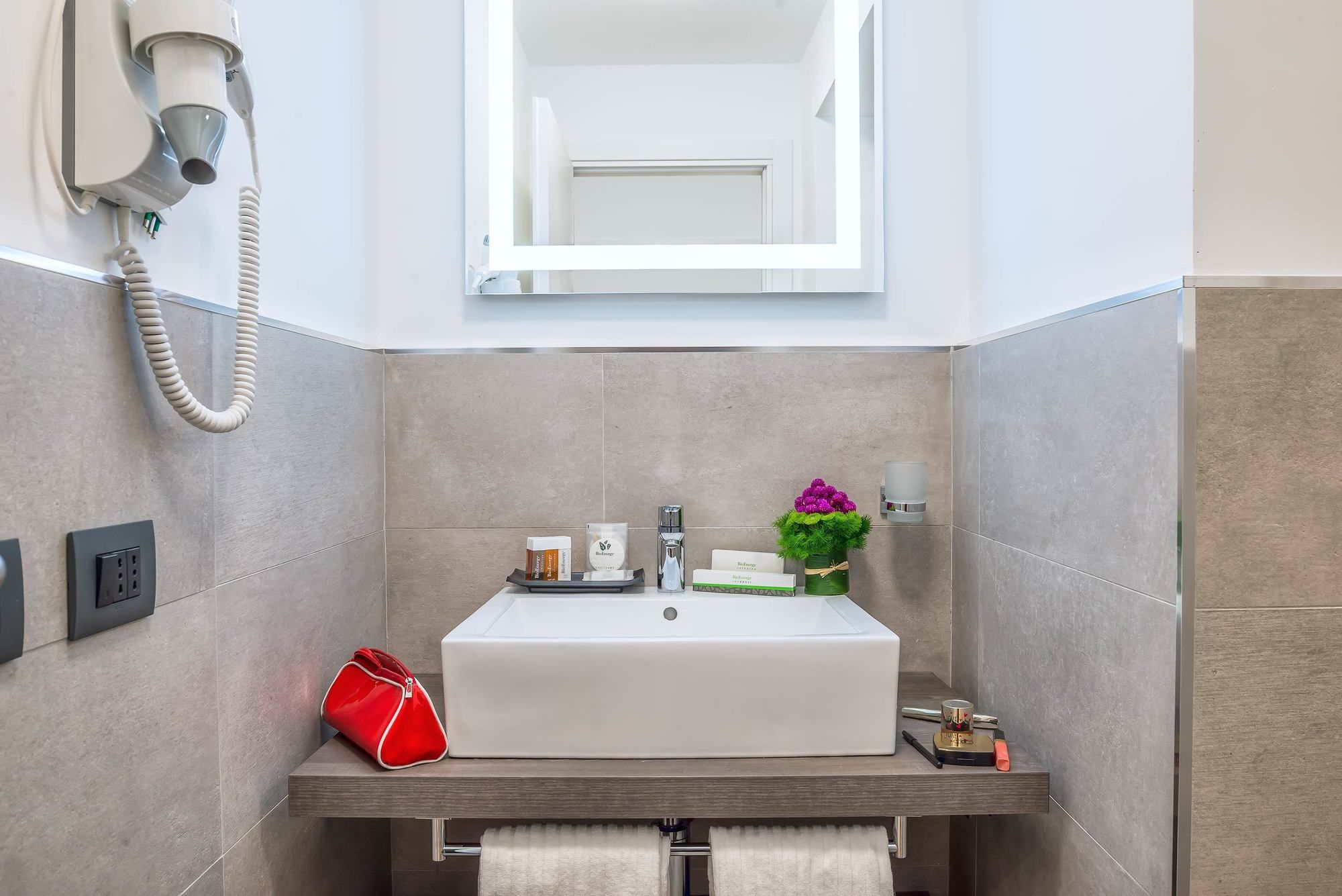 Фото Navona Essence Hotel