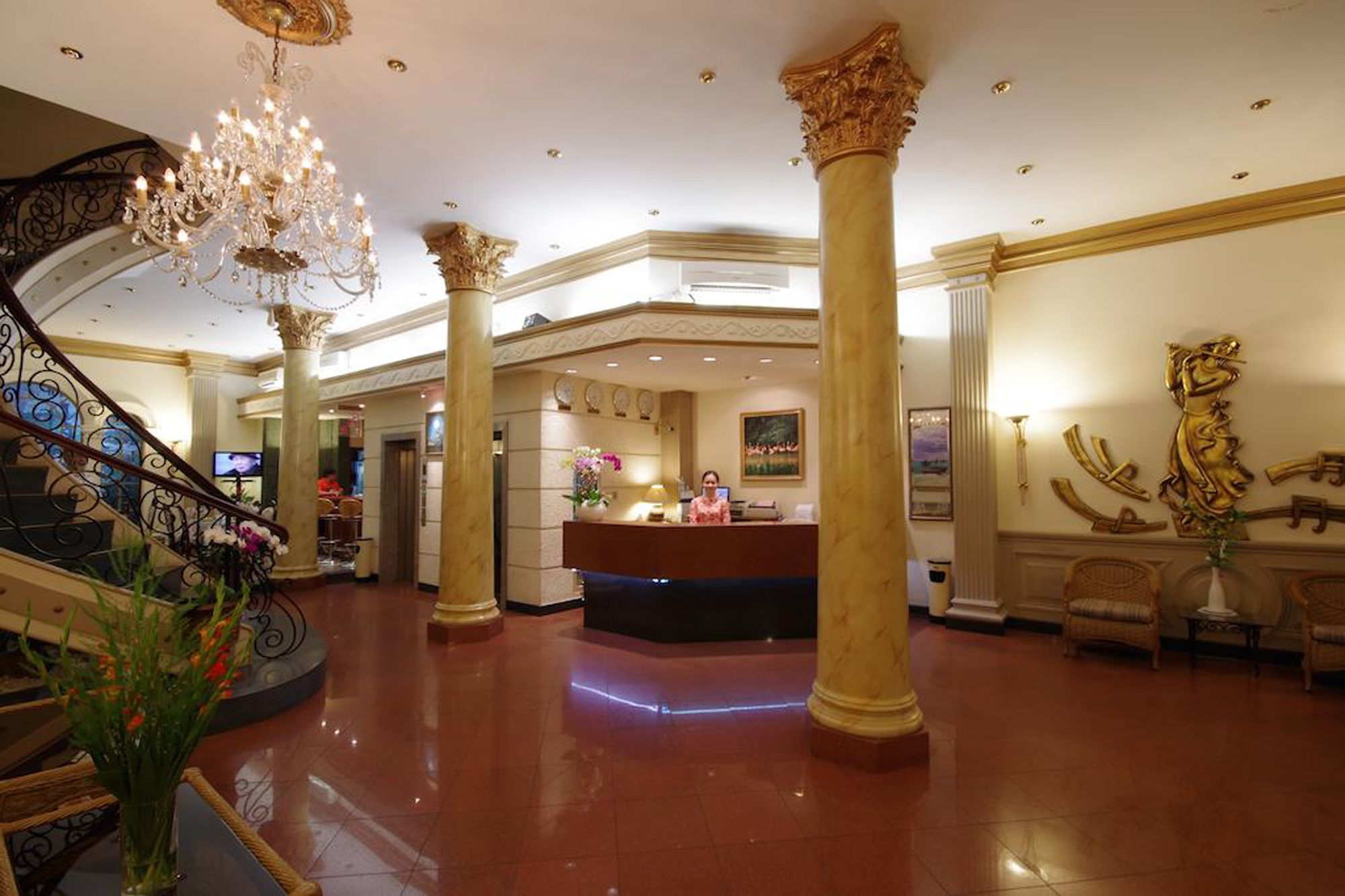 Фото The Spring Hotel