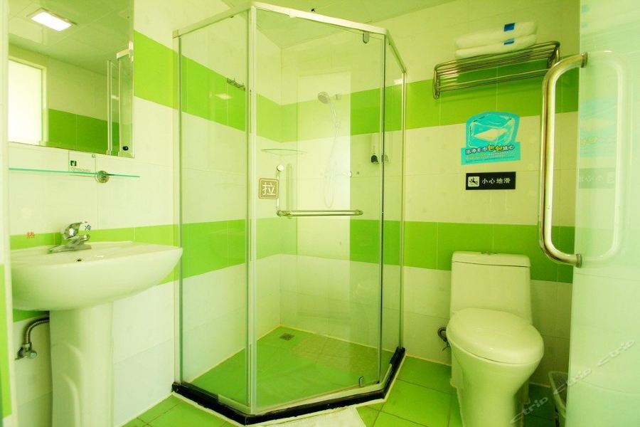 Фото 7Days Inn Shanghai LuJiaZui ShiMao Riviera GaRoaden