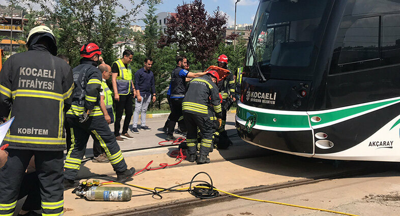 Hızlı ulaşım istasyonu UlaşımPark, İzmit, foto
