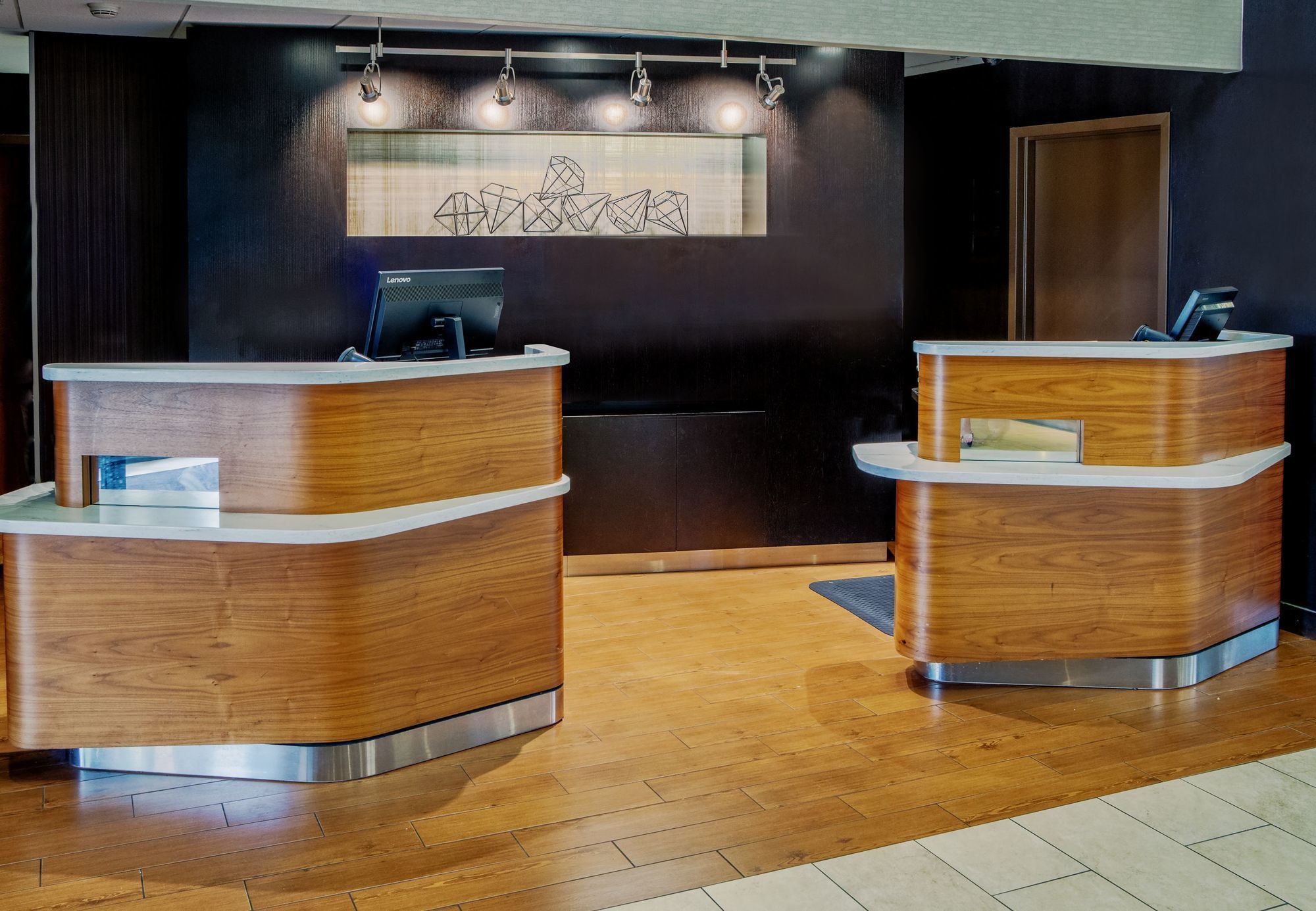 Фото Courtyard by Marriott Springfield