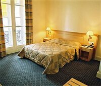 Гостиница Logis Hotel Le Bourbon в По