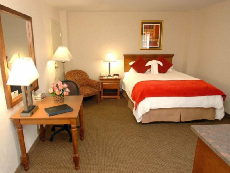 Фото Best Western Plus Grosvenor Airport Hotel