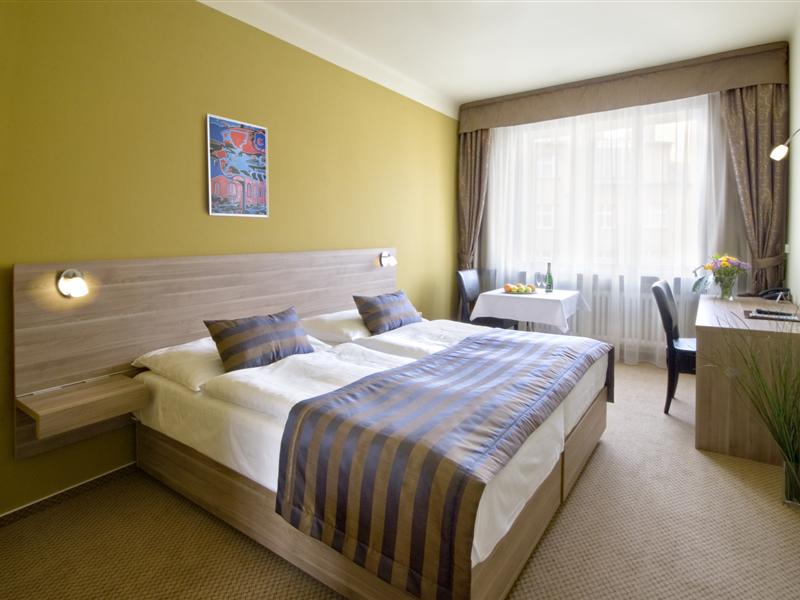 Фото отеля 2