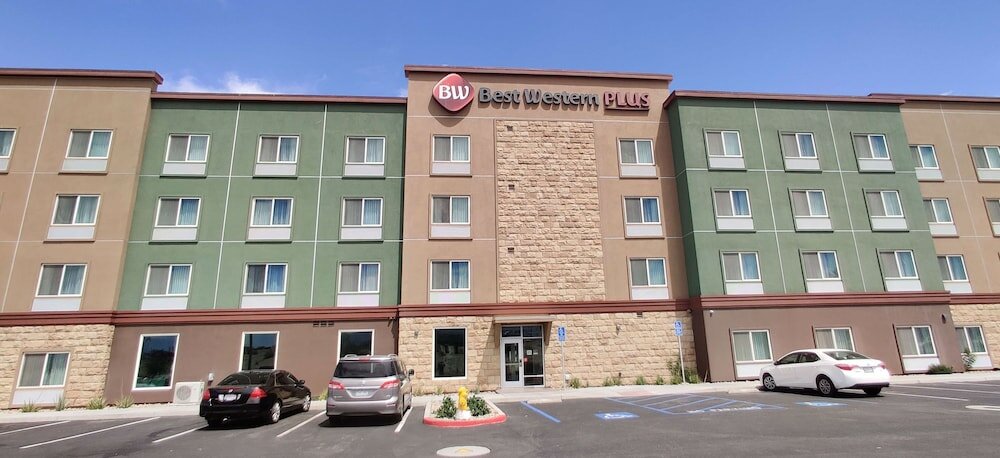 Фото Best Western Plus Desert View Inn & Suites
